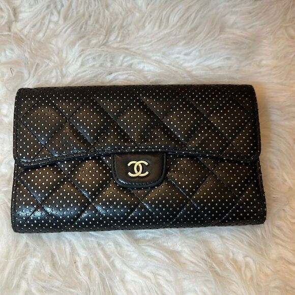 CHANEL Handbags - Chanel Flap Wallet